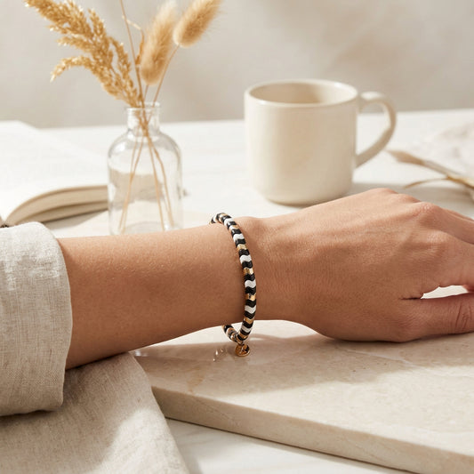 ZIG-ZAG BLACK AND WHITE TILE STRETCH BRACELET